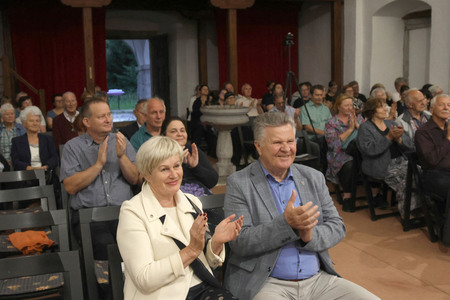 Letni koncert Komorni zbor Fran Gerbič, gostje MePZ Postojna 51 Foto Ljubo Vukelič